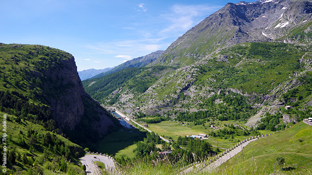 Un ancien cycliste pro vous accompagne sur les routes de montagne autour du Lac de Serre Ponçon