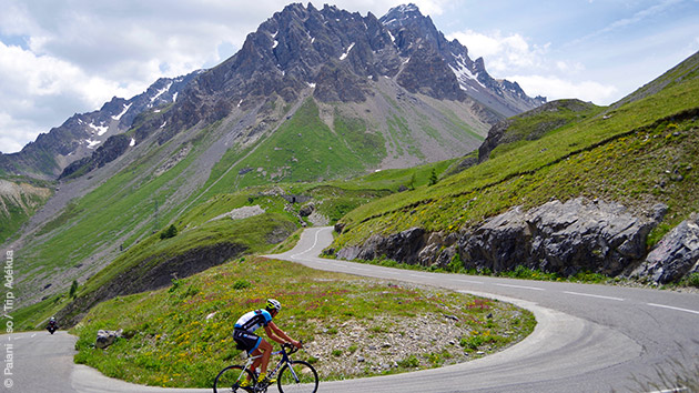 Court séjour vélo de route sur les pentes des Hautes Alpes, autour du Lac de Serre Ponçon
