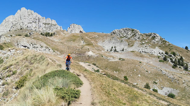 6 jours de VTT dans les Hautes-Alpes à la découverte des sentiers des Écrins