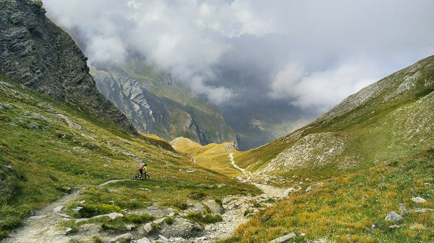 Découvrez les plus beaux itinéraires VTT du Queyras pendant votre séjour