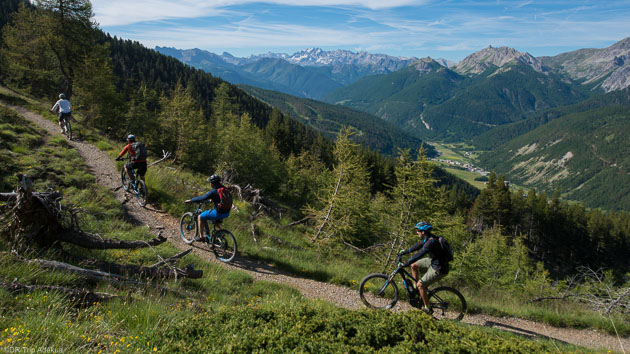 Votre séjour VTTAE à la découverte des plus beaux paysages des Hautes-Alpes