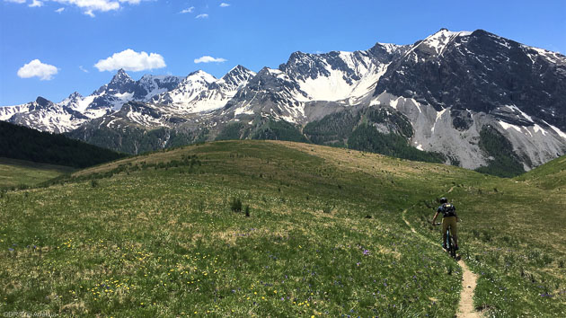 Découvrez les plus beaux sentiers VTT de Cervières dans les Hautes-Alpes